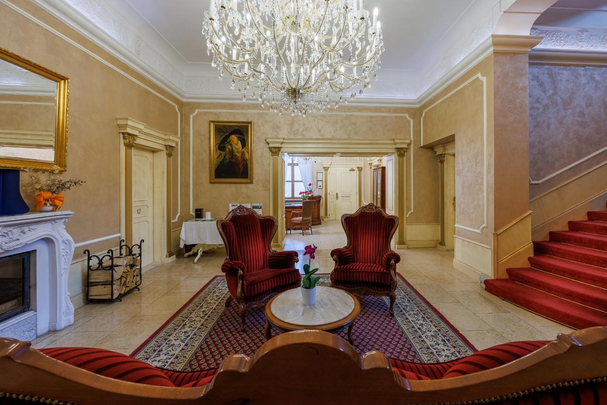 Hotel U Zamecku Cihelny Karlovy Vary Exterior photo