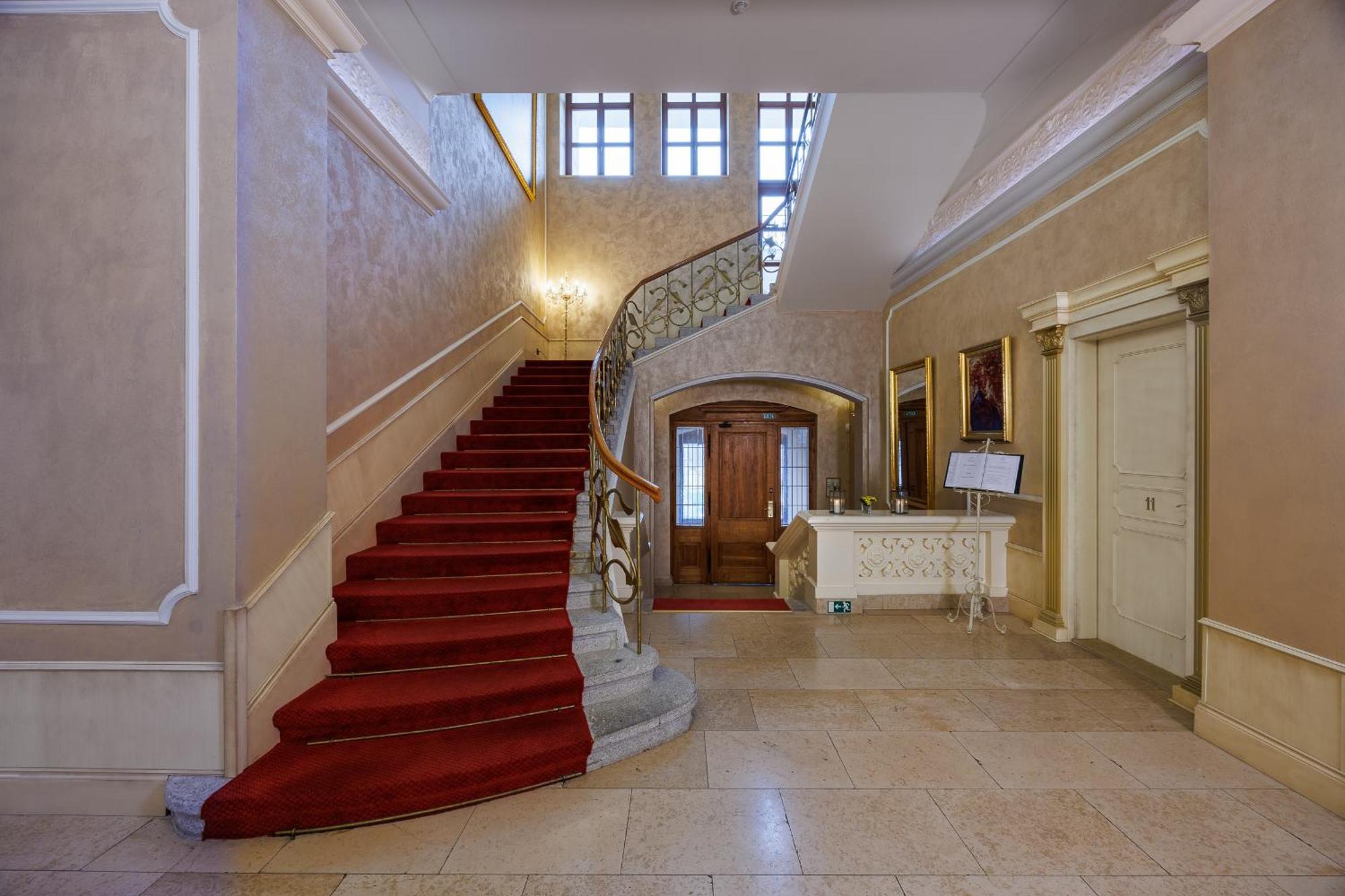 Hotel U Zamecku Cihelny Karlovy Vary Exterior photo