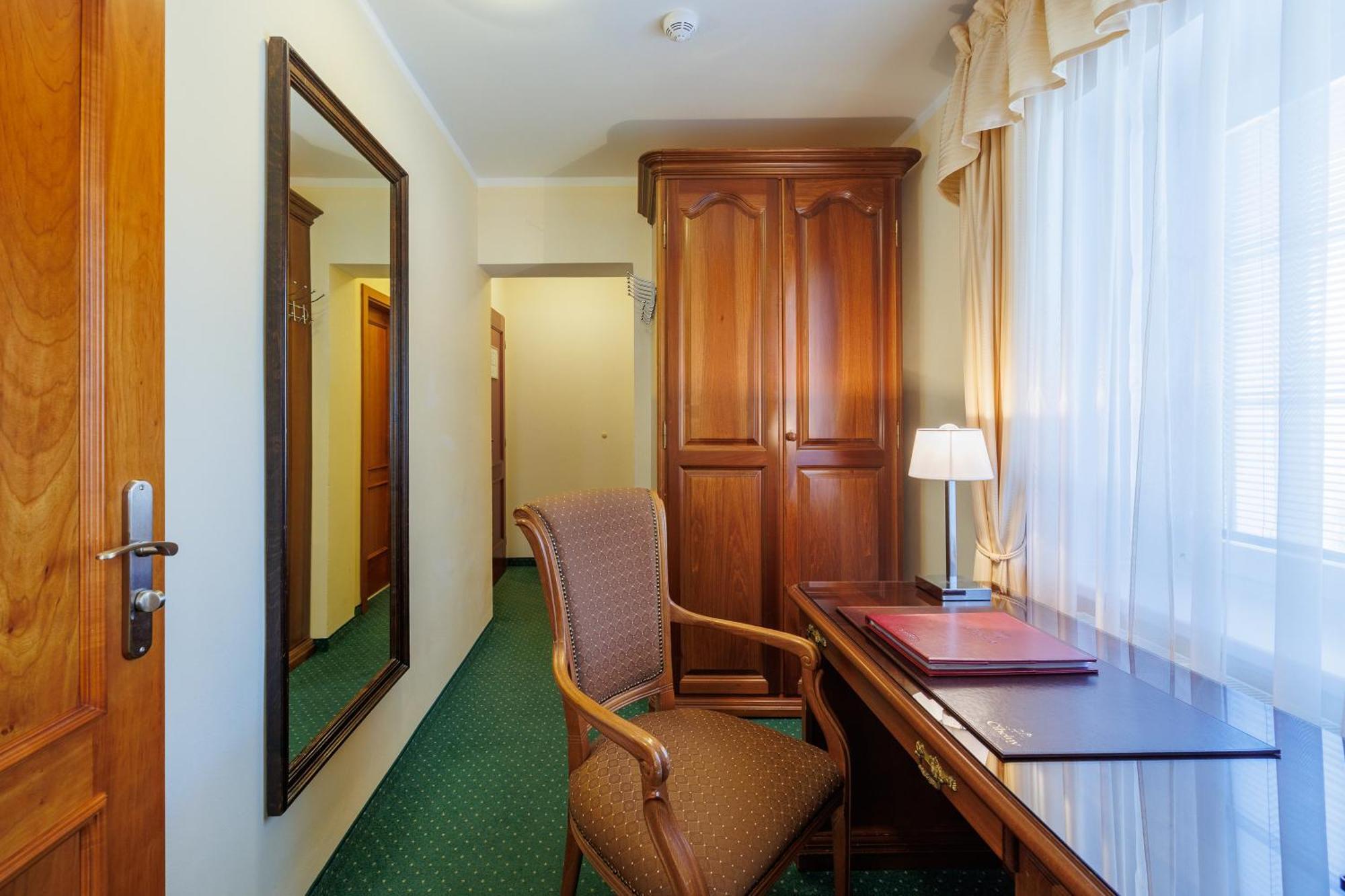 Hotel U Zamecku Cihelny Karlovy Vary Exterior photo